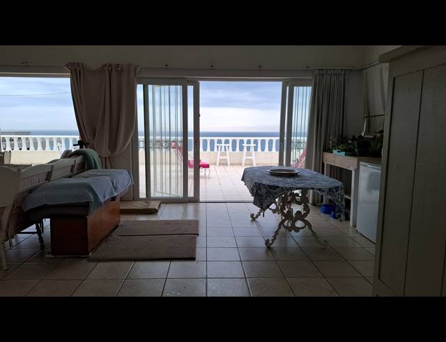 9 BEDROOM FREESTANDING FOR SALE IN COMPENSATION BEACH